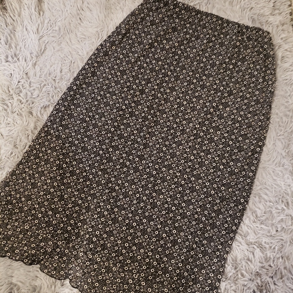 VINTAGE | B+W Printed Midi Skirt!